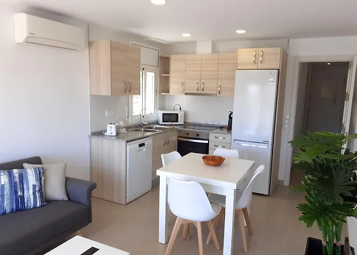Apartman Dins Mar Apto. 9 *